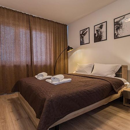Coresi Modern Apartment Брашов Екстер'єр фото
