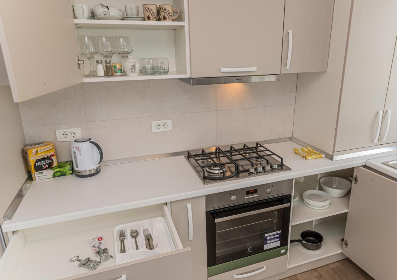 Coresi Modern Apartment Брашов Екстер'єр фото
