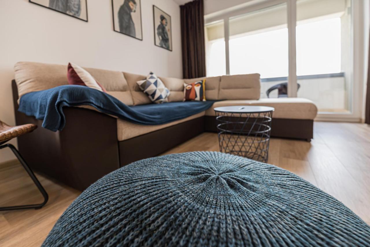 Coresi Modern Apartment Брашов Екстер'єр фото