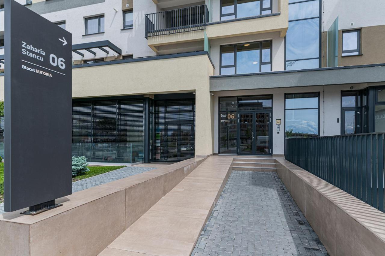 Coresi Modern Apartment Брашов Екстер'єр фото
