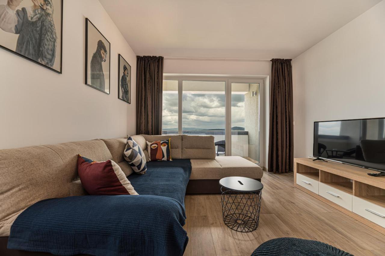 Coresi Modern Apartment Брашов Екстер'єр фото